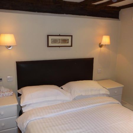 The George Hotel Henfield Luaran gambar