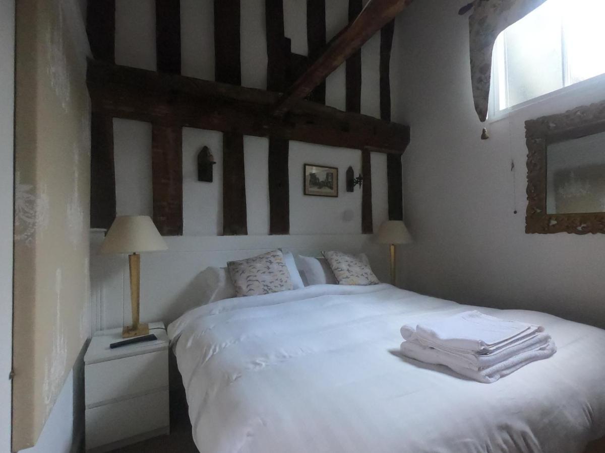 The George Hotel Henfield Luaran gambar